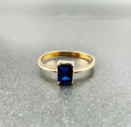 Blue Sapphire Ring in 9K Yellow Gold